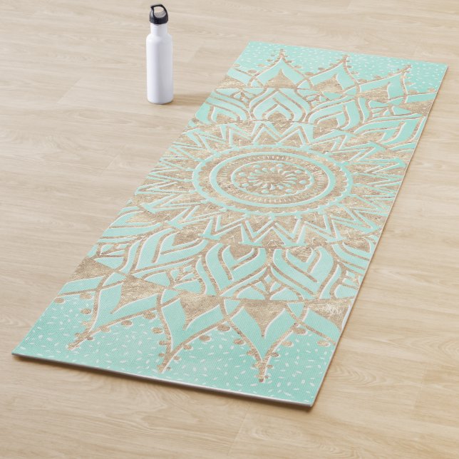 Tapis De Yoga Mandala de menthe et d'or (En situation)