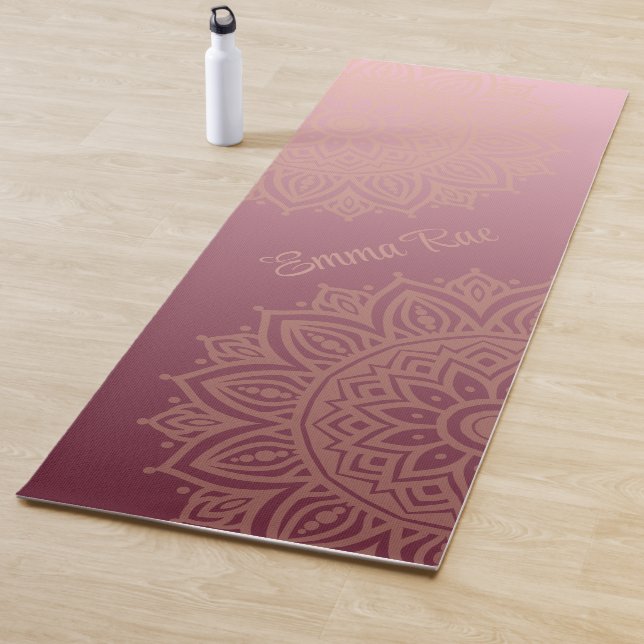 Tapis De Yoga Mandala Gradient Maroon rose (En situation)