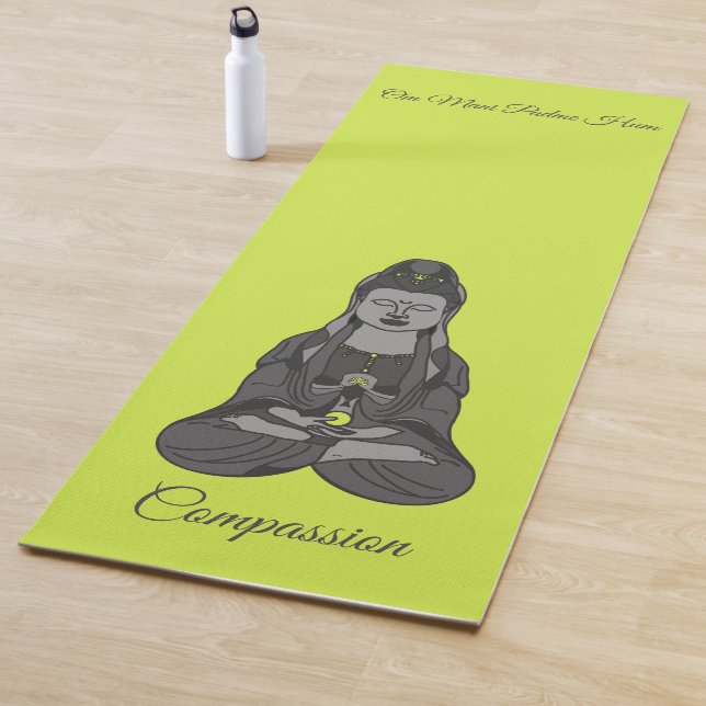 Tapis De Yoga Mantra de dessin bouddhiste Avalokiteshvara Kuan Y (En situation)