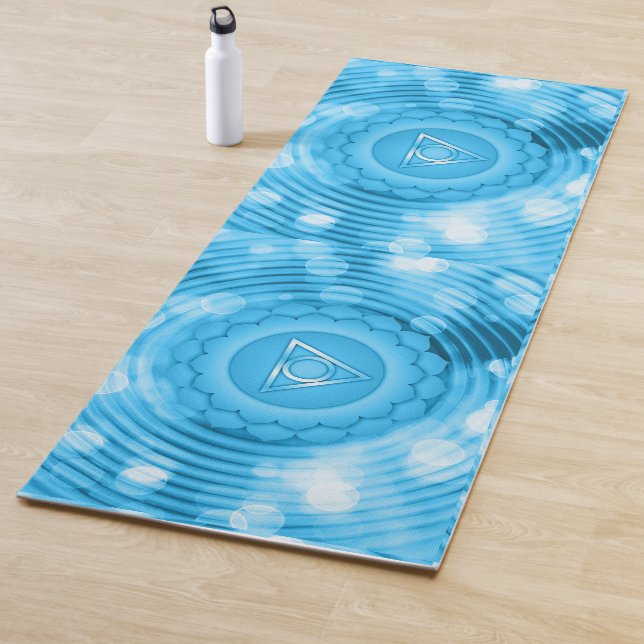 Tapis De Yoga Méditation Zen Chakra Aura bleu unique et étonnant (En situation)