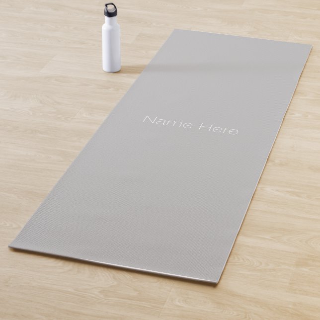 Tapis De Yoga Mini gris clair nom personnalisé monogramme modern (En situation)