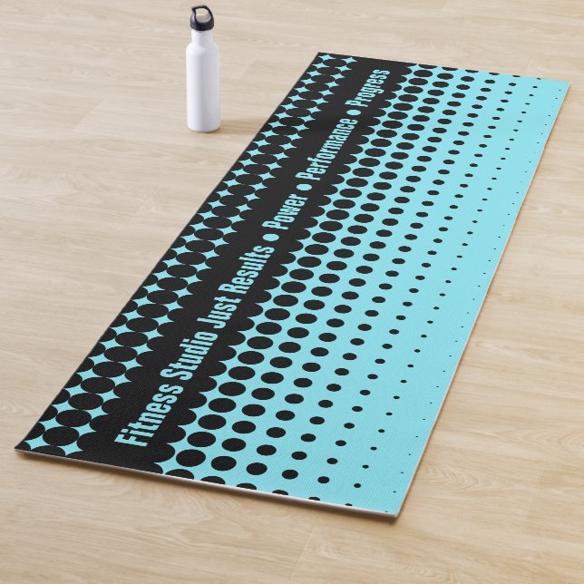 Tapis De Yoga Modern Custom Text Electric-Blue & Black Half Tone (En situation)