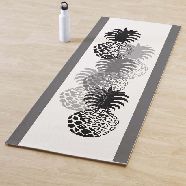 Tapis De Yoga Momona ananas rayé Hawaiien réversible (En situation)