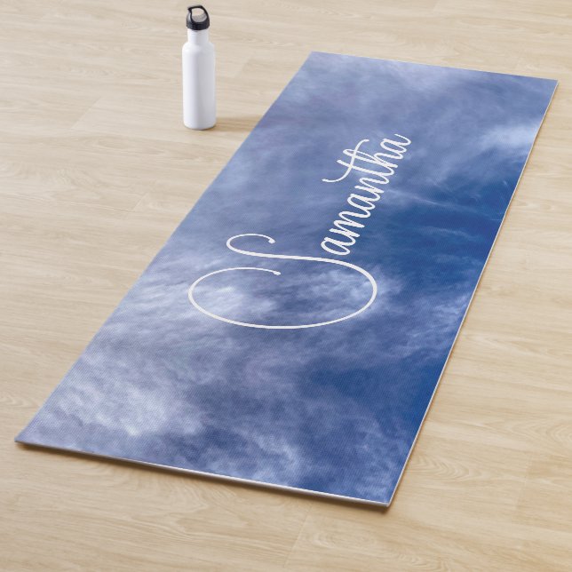 Tapis De Yoga Monogramme bleu ciel blanc élégant (En situation)
