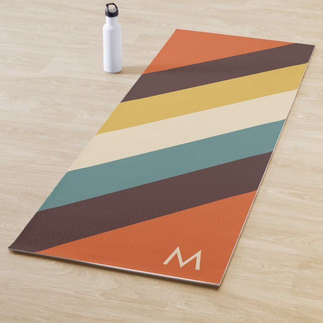 Tapis De Yoga Monogramme Couleurs Vives Rayures Rétro  (En situation)