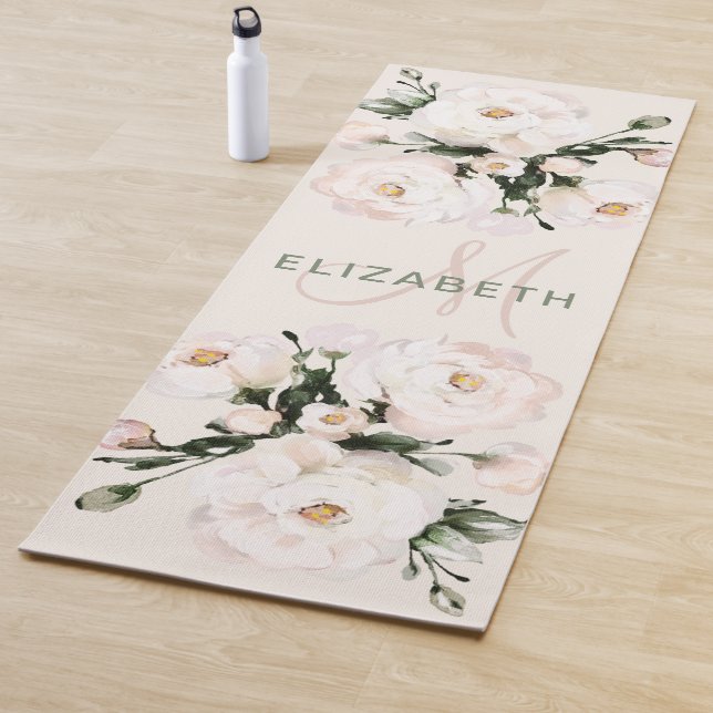 Tapis De Yoga Monogramme floral aquarelle rose élégant (En situation)