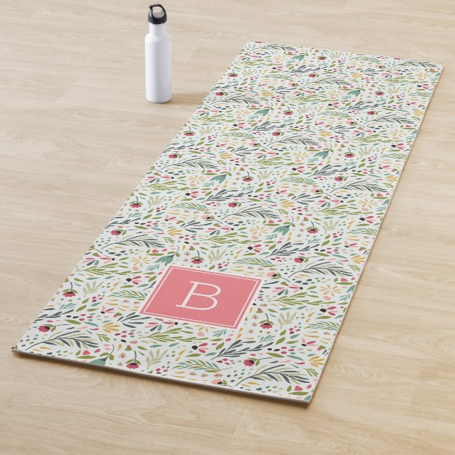 Tapis De Yoga Monogramme floral Whimsy Garden (En situation)