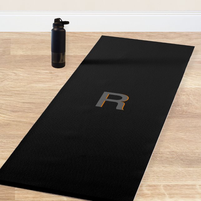Tapis De Yoga Monogramme Moderne Élégant Yoga Noir Mat (Black Monogram elegant yoga mat. Simple, Stylish Gift  that can be personalized. Great Bespoke item.)