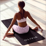 Tapis De Yoga Monogramme noir et nom personnalisé | Élégant<br><div class="desc">Élevez votre pratique du yoga avec cet élégant tapis de yoga personnalisé, avec un design noir élégant avec un monogramme et un nom personnalisables. Conçu pour le confort et la durabilité, ce tapis offre une excellente adhérence et rembourrage pour toutes vos poses, du débutant au avancé. Son design intemporel en...</div>