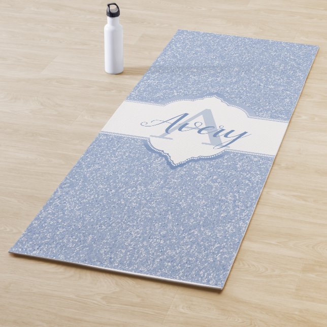 Tapis De Yoga Monogramme Parties scintillant bleu ciel (En situation)