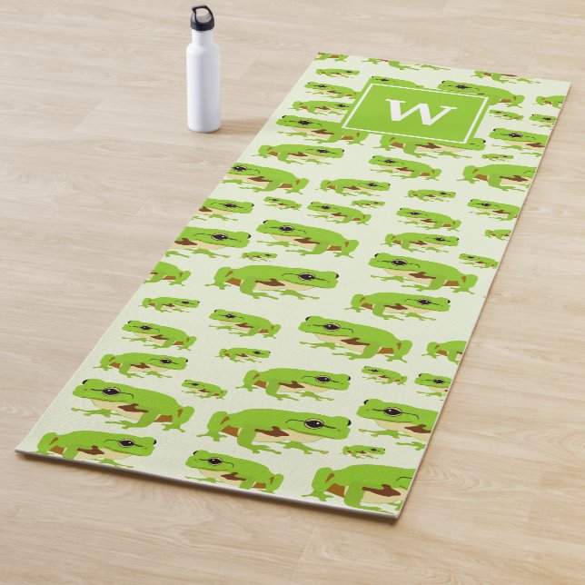 Tapis De Yoga Monogramme personnalisé Cute Green Tree Frog Motif (En situation)