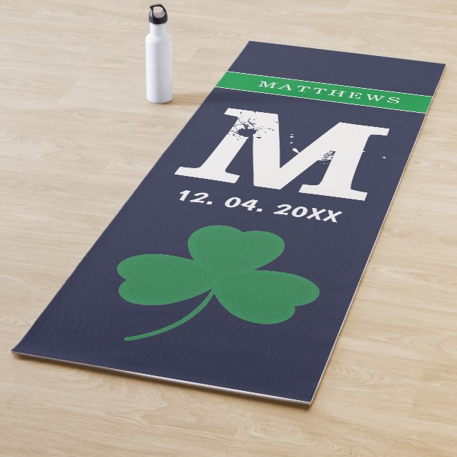 Tapis De Yoga Monogramme personnalisé Saint Patrick (En situation)