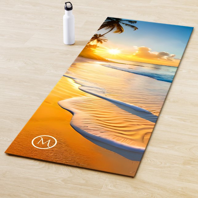 Tapis De Yoga Monogramme Tropical Beach Waves Sunset (Yoga mat featuring a painting of a sunset on a relaxing tropical beach with your custom monogram)
