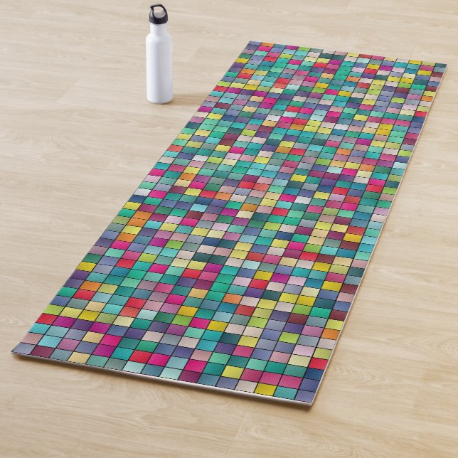 Tapis De Yoga Mosaïque colorée, motif carré géométrique (En situation)