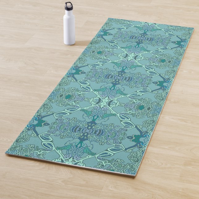 Tapis De Yoga Motif baroque élégant en bleu et vert (En situation)