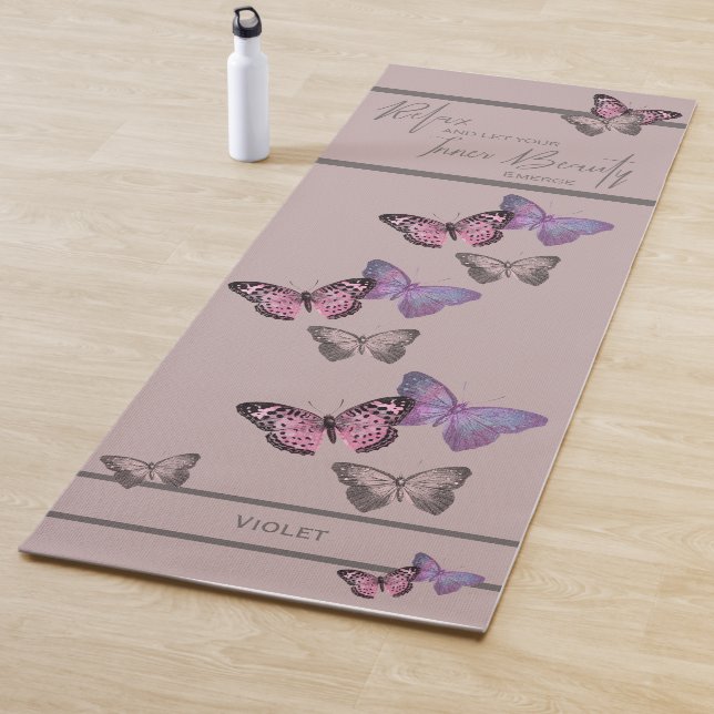 Tapis De Yoga Motif chic de typographie et de papillon - (En situation)