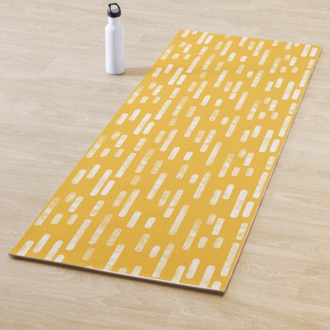 Tapis De Yoga Motif de lignes arrondies jaunes et blanches à enc (En situation)
