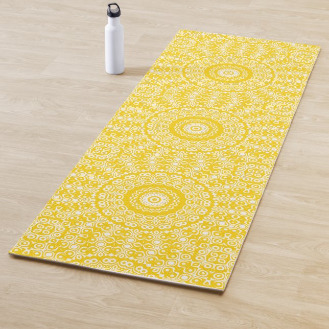 Tapis De Yoga Motif de mandala jaune doré (En situation)