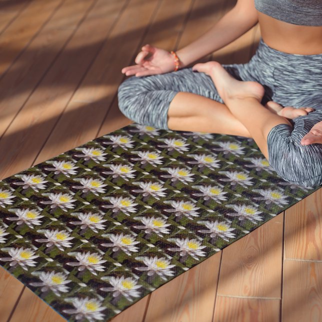 Tapis De Yoga Motif Floral Lily d'eau blanche (In Situ (Person on Mat))