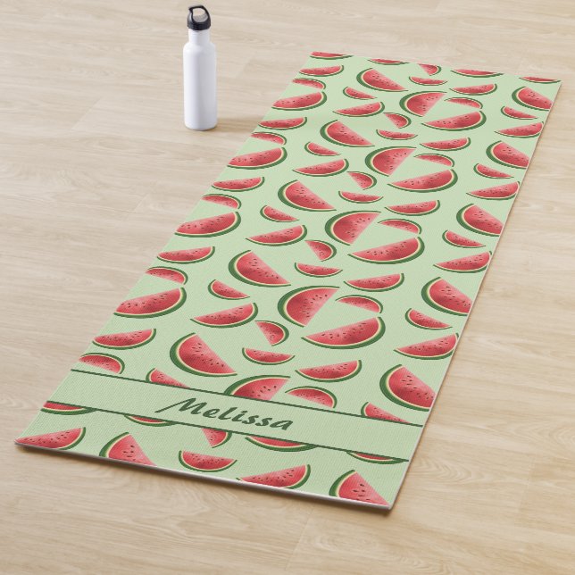 Tapis De Yoga Motif Fruit De Pastèque Sur Vert Avec Nom Personna (En situation)