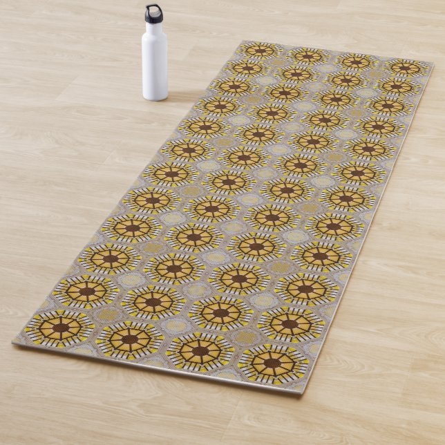 Tapis De Yoga Motif géométrique octogonal jaune rustique (En situation)