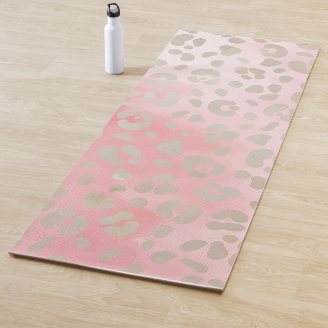 Tapis De Yoga Motif léopard rose (En situation)