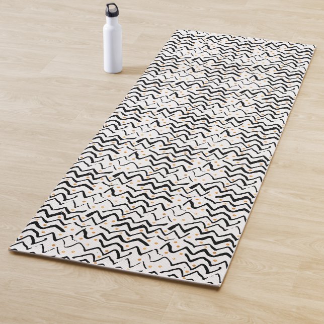 Tapis De Yoga Motif noir de courses et de points de brosse (En situation)