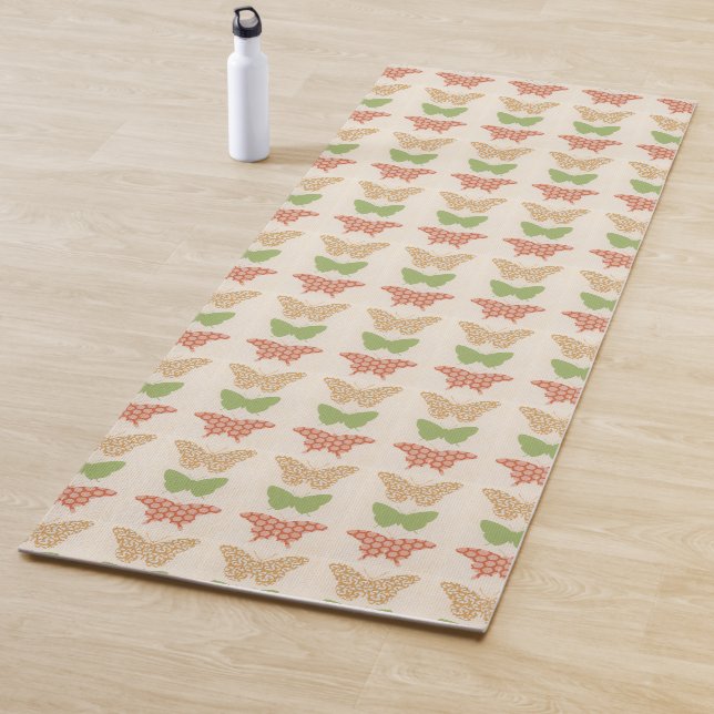 Tapis De Yoga Motifs papillons décoratifs sur Arrière - plan crè (En situation)