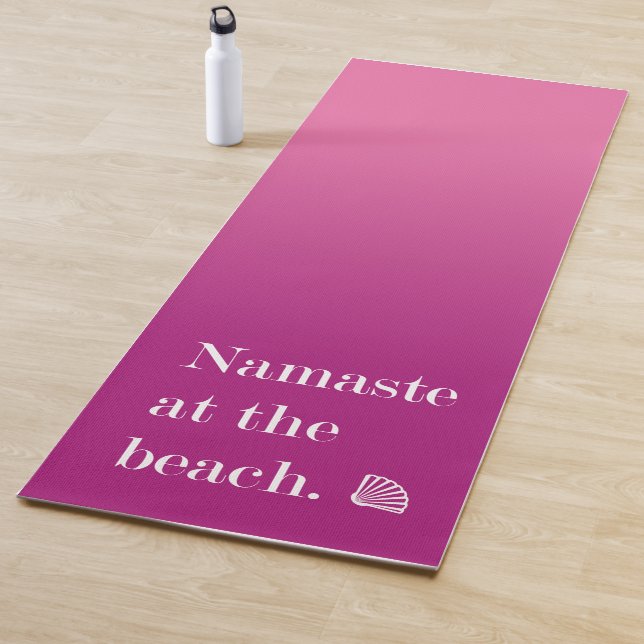 Tapis De Yoga Namaste Sur La Plage (En situation)