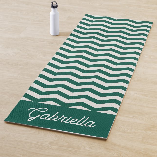 Tapis De Yoga nom de motif à rayures zig zag Chevron vert sarcel (En situation)