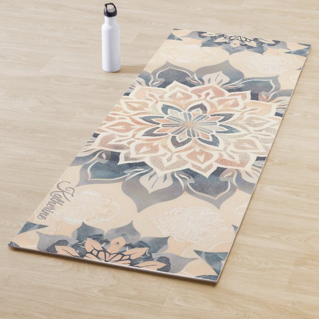 Tapis De Yoga Nom de script bohème rose blush mandala cool (En situation)