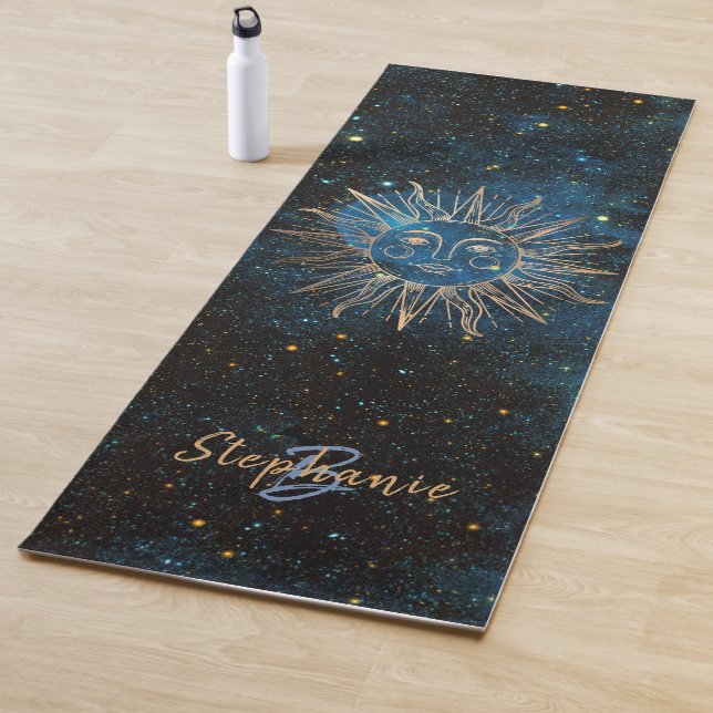 Tapis De Yoga Nom du monogramme solaire céleste Parties scintill (En situation)