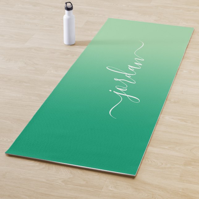 Tapis De Yoga Nom du script de dégradé minimal de lumière à vert (En situation)