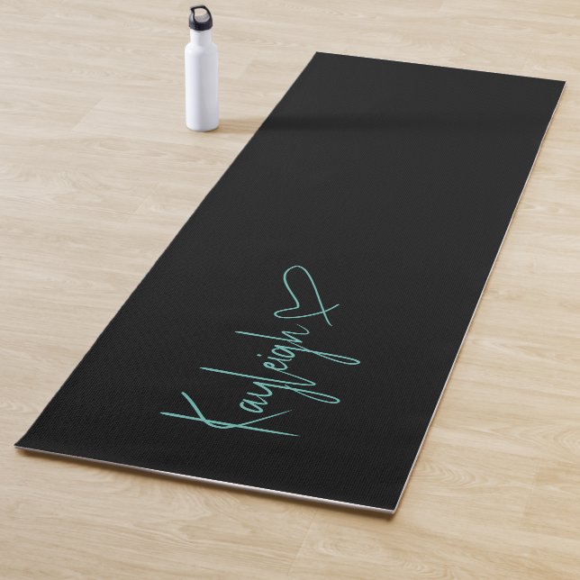 Tapis De Yoga Nom du script noir et de la menthe avec réversible (En situation)