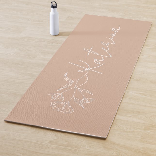 Tapis De Yoga Nom floral rose pâle personnalisé   (En situation)