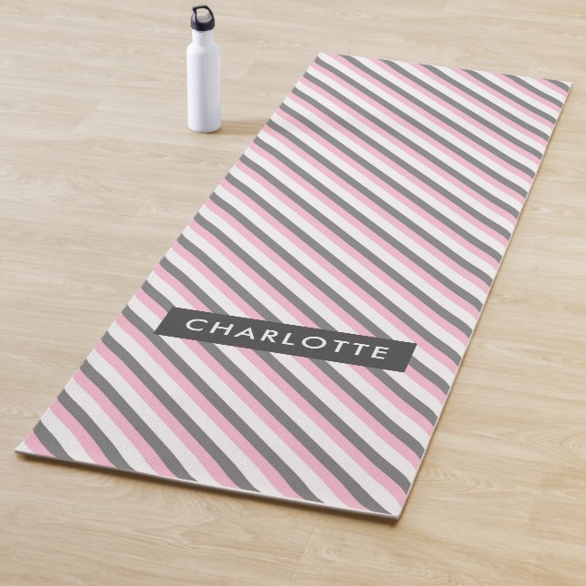 Tapis De Yoga Nom personnalisé du motif de bandes diagonales mig (En situation)