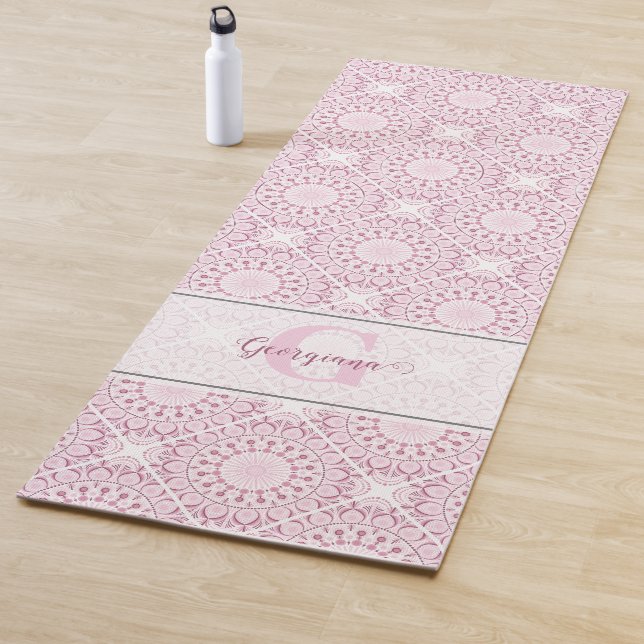 Tapis De Yoga Nom personnalisé Pretty Rose Confetti Lace Mandala (En situation)