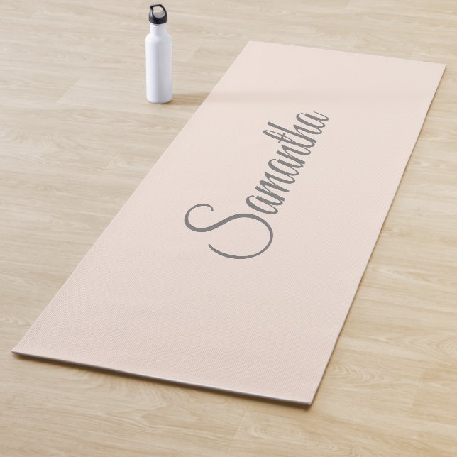 Tapis De Yoga Nom rose vif moderne Yoga Mat (En situation)