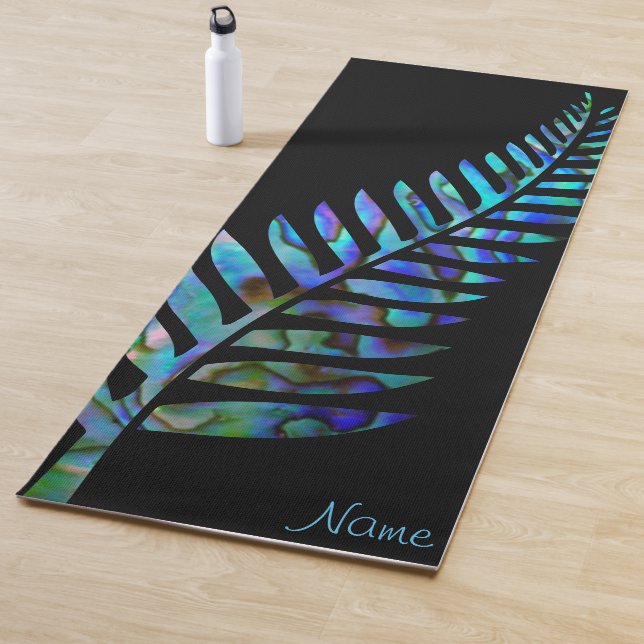 TAPIS DE YOGA NOUVELLE-ZÉLANDE PERSONNALISÉE FERN PAUA YOGA MAT (En situation)