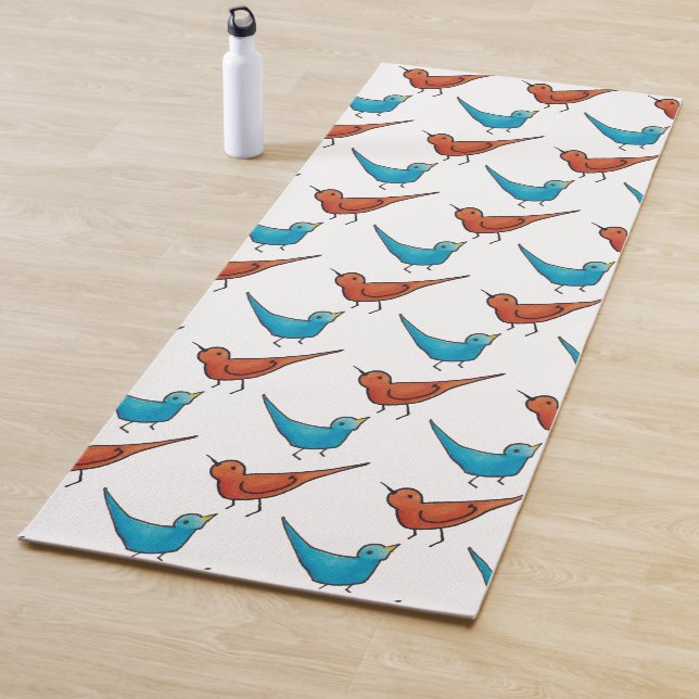 Tapis De Yoga Oiseaux mignons rouges et bleus (En situation)