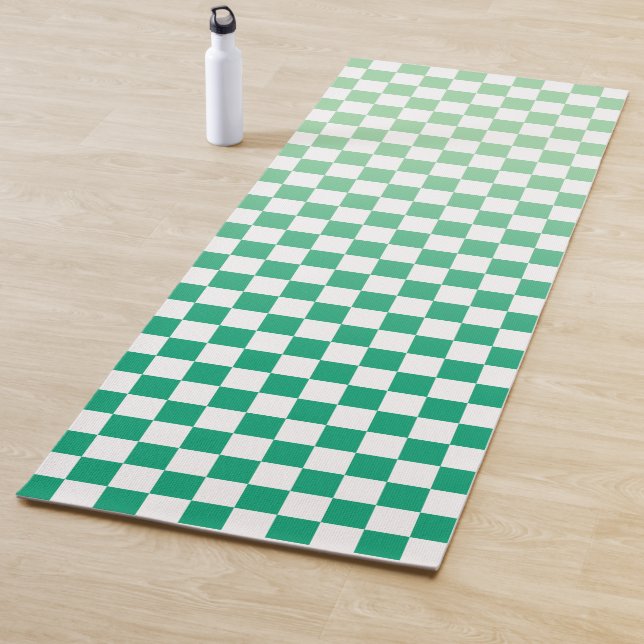 Tapis De Yoga Ombré vert clair à foncé À damiers Motif (En situation)