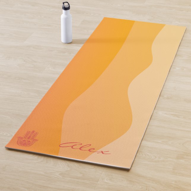 Tapis De Yoga Orange Waves Simple Red Hamsa Personnalisé (En situation)