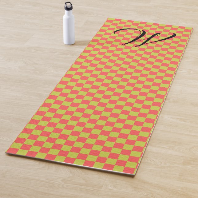 Tapis De Yoga Panneau de contrôle vert jaune et rose clair Monog (En situation)