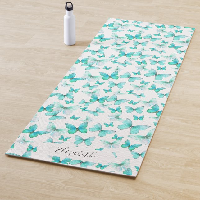 Tapis De Yoga Papillons Pastel Turquoise fille Nom personnalisé (En situation)