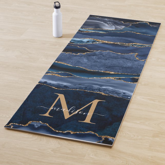 Tapis De Yoga Parties scintillant d'or bleu marine moderne Agate (En situation)