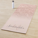 Tapis De Yoga Parties scintillant d'or rose à l'ombre rose monog<br><div class="desc">Parties scintillant en or rose à l'ombre pink monogrammed mat,  parfait pour les entraînements intérieurs.</div>