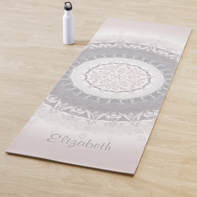 Tapis De Yoga Pastel Pink Blush Mandala Monogram (En situation)