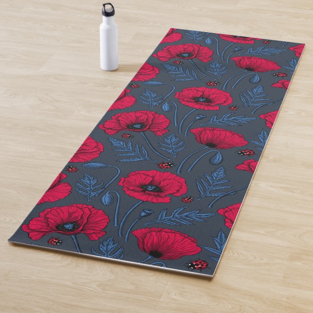 Tapis De Yoga Pavot rouge et coccinelle bleu foncé (En situation)