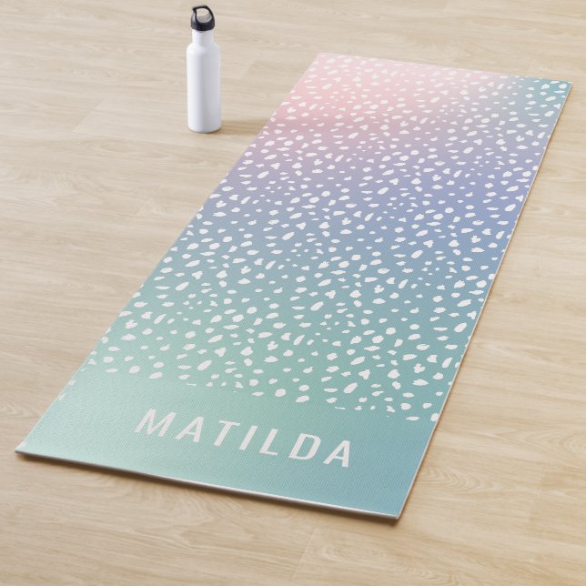 Tapis De Yoga Pente Pastel + spot avec rayures personnalisées (En situation)