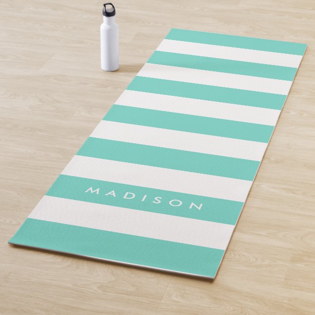 Tapis De Yoga Personnaliser le nom Preppy Turquoise & White Stri (En situation)